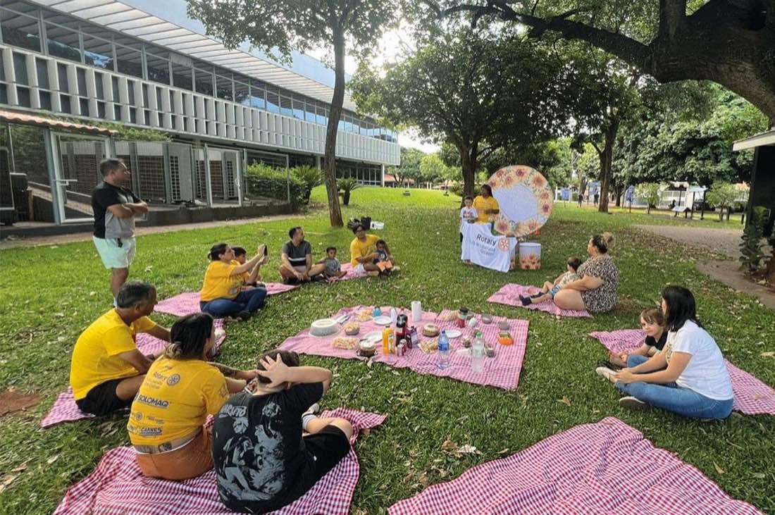 Le club offre un soutien concret aux personnes neurodivergentes et à leurs familles