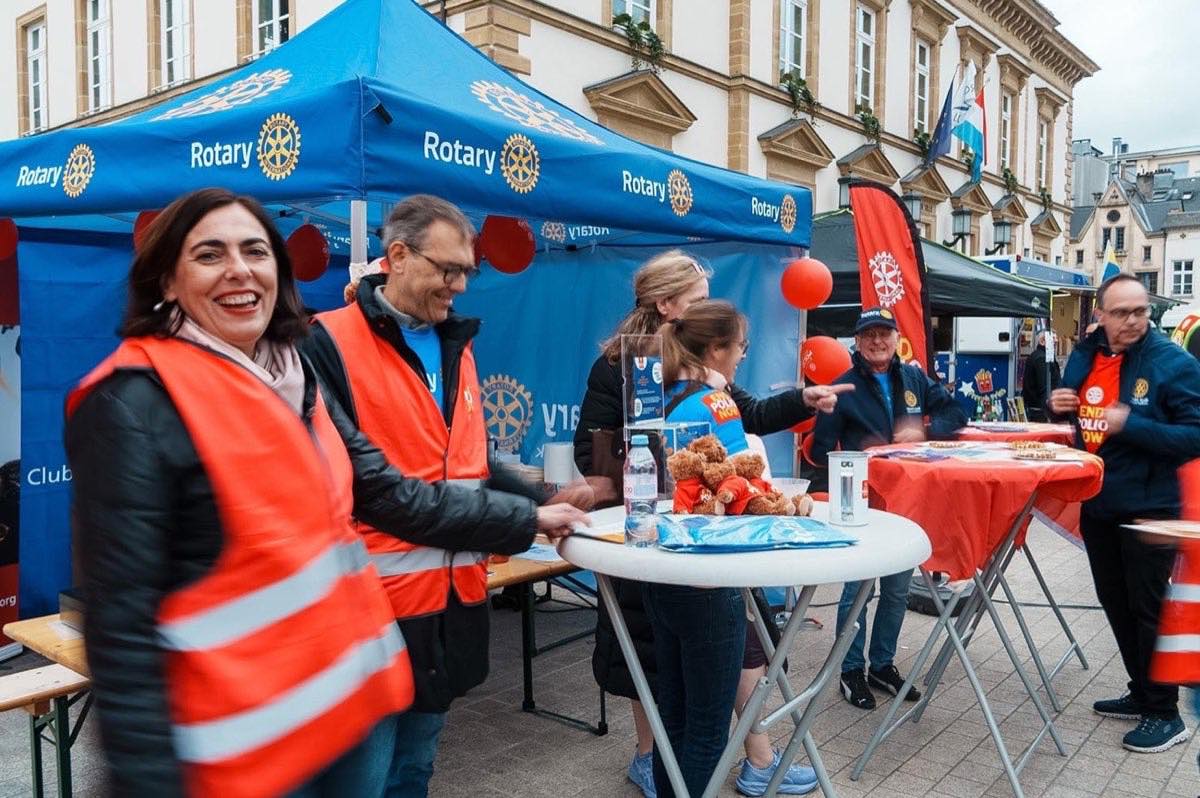 Le stand d’information du Rotary au Knuedler à Luxembourg
