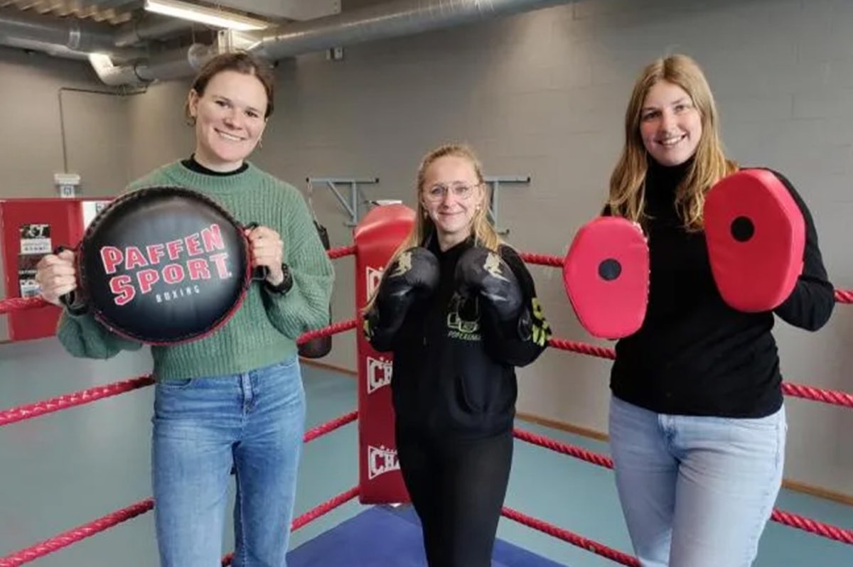 Des participants s’entraînent lors d’une séance de Parkiboks