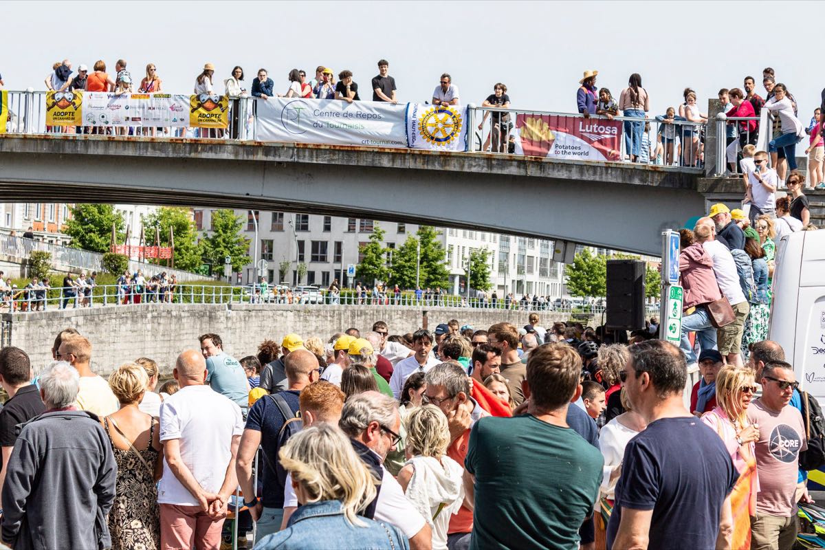 Remise de chèque de 20000 euros à la Banque Alimentaire de Tournai lors de la Course aux Canards