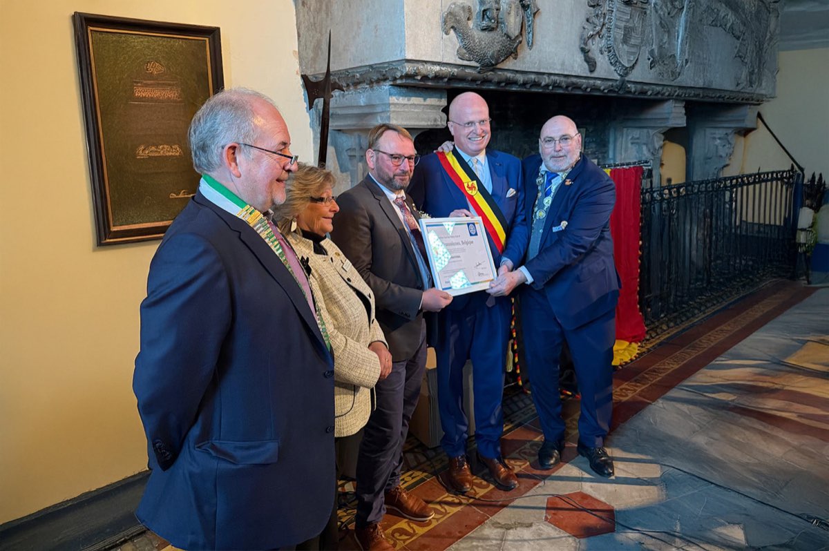 Remise charte Ecaussinnes