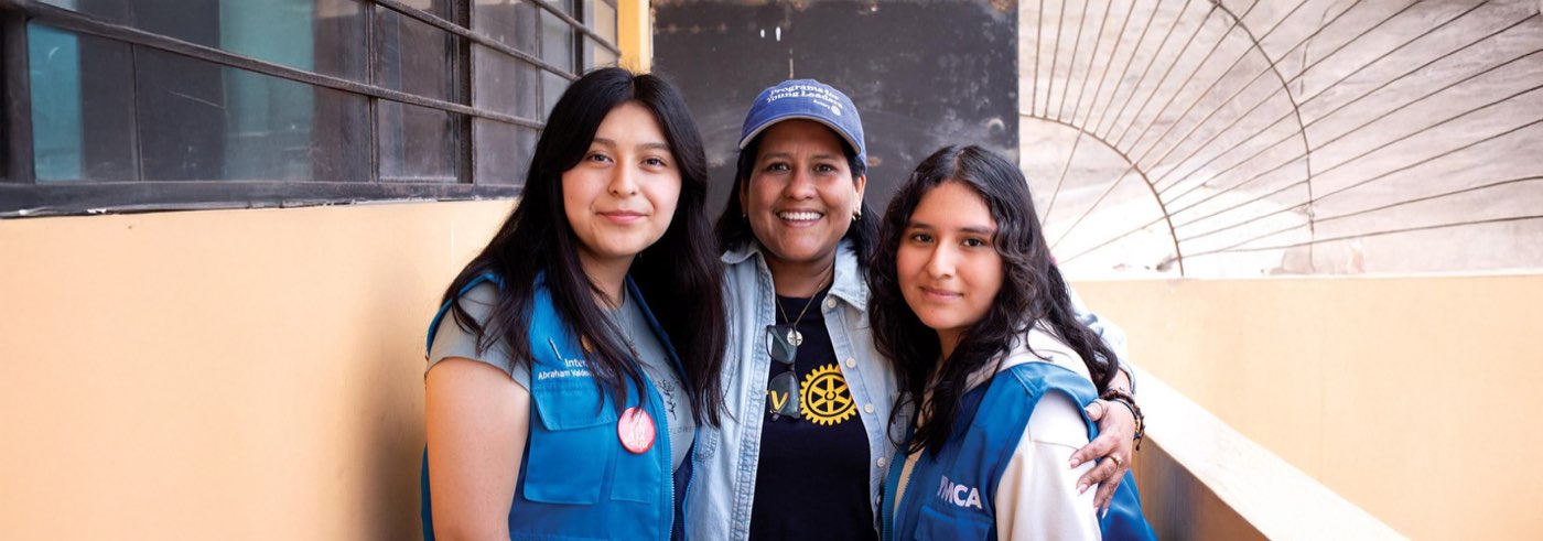 Club Interact Abraham Valdelomar à Lima