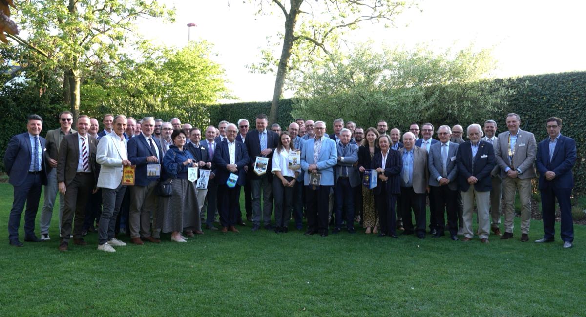 Stéphanie Jolie présente son master sur les réseaux sociaux au Rc Zottegem